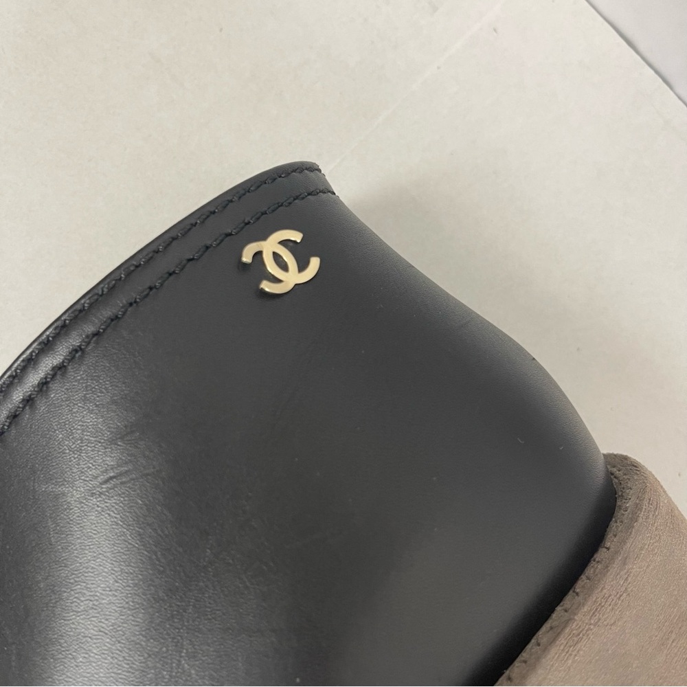 Chanel Black Leather Lace-Up Ankle Boots G31797 CC Logo Crepe Sole Sz40 US 9.5 - Picture 7 of 13